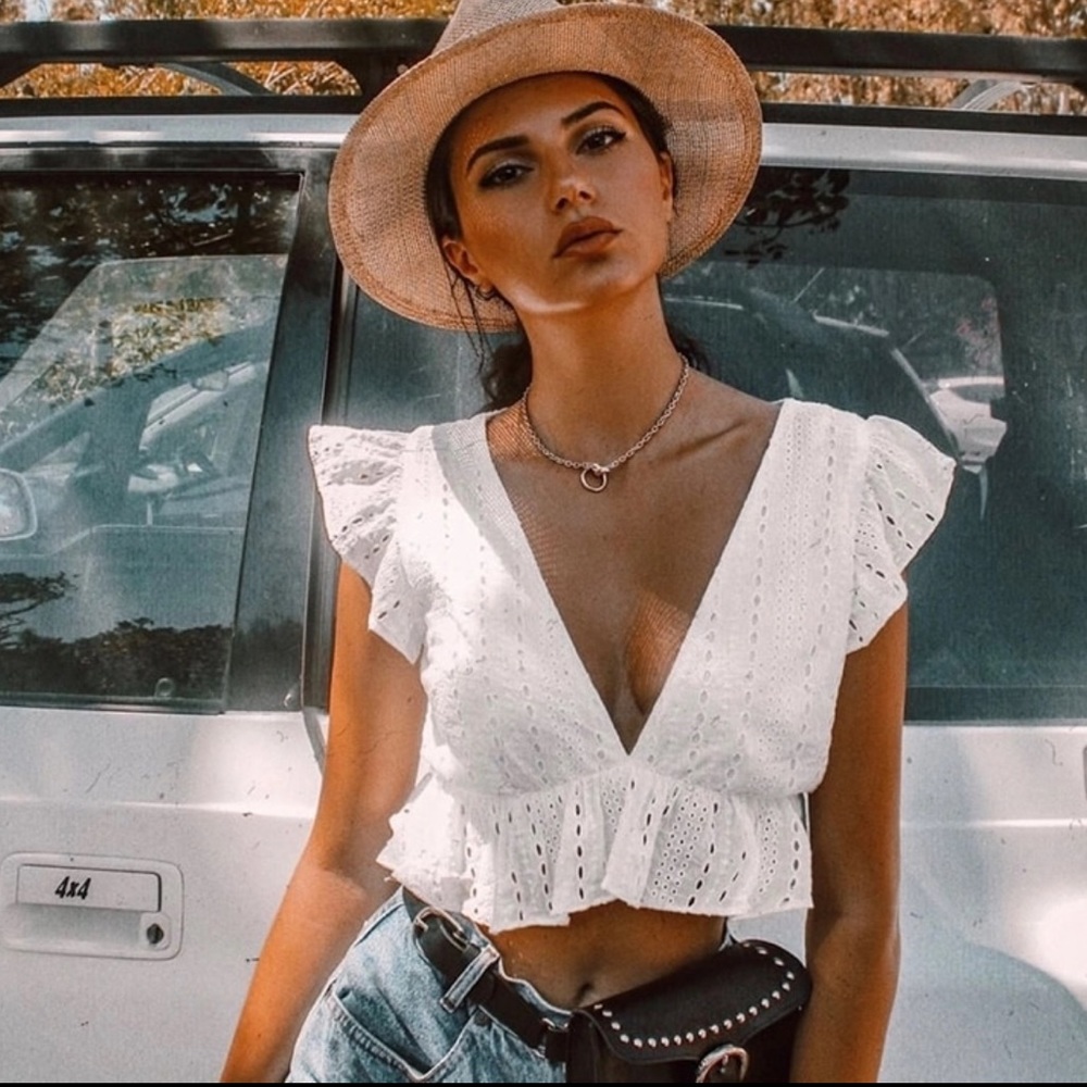 🦋 White Eyelet Ruffle Sleeves V Neck Boho Blouse